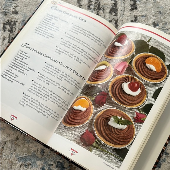 Chocolate Lover's Cookbook - Brown - Picture 4 of 9